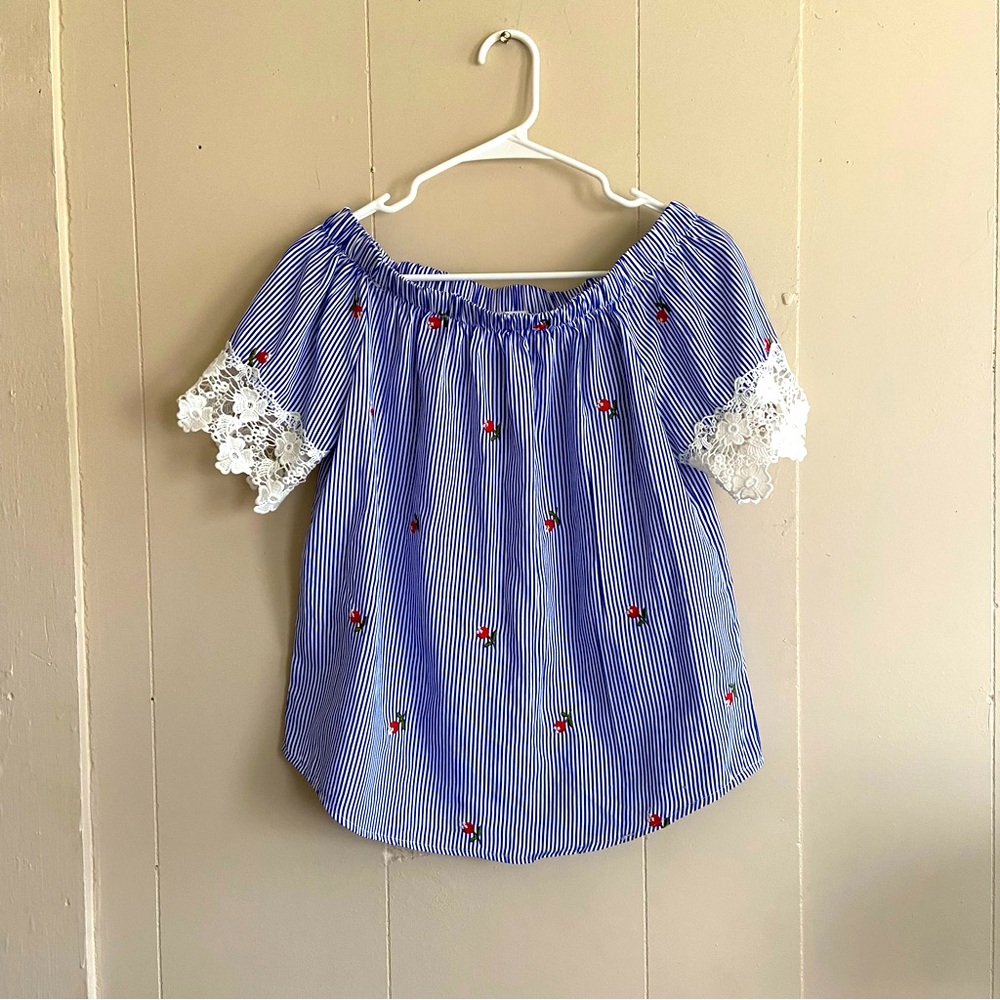 Roommates Women’s Summer top Size M